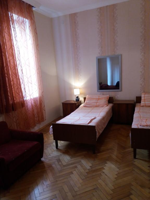 Guest House Lviv Грузия クタイシ エクステリア 写真